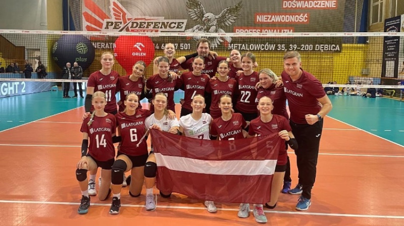 Latvijas U16 volejbolistes. Foto: Latvijas Volejbola federācija