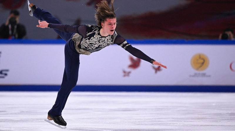 Deniss Vasiļjevs izvēles programmā "Grand Prix" posmā Ķīnā. Foto: SCANPIX/AFP.