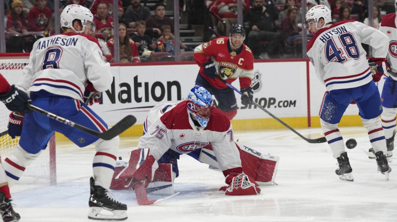 Monreālas "Canadiens" vārtsargs Jakubs Dobešs debijā NHL. Foto: Lynne Sladky/AP/Scanpix
