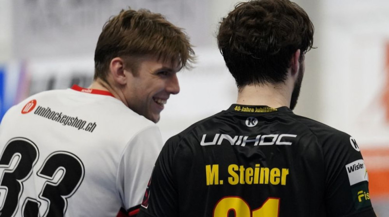 Daniels Anis (no kreisās), foto: UHC Uster