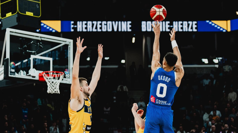 Elī Okobo uzvaras metiens Francijas cīņā pret Bosniju un Hercegovinu. Foto: FIBA