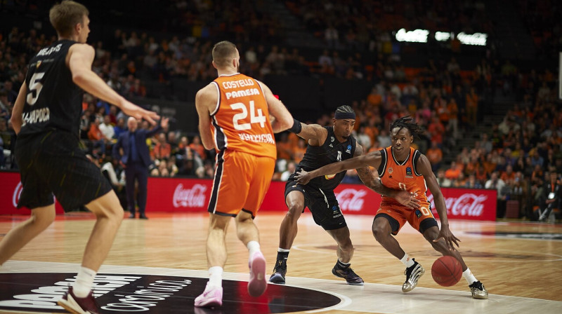 Mirklis no Valensijas un Klužas-Napokas cīņas ULEB Eirokausa ceturtdaļfinālā. Foto: Vicente Vidal Fernández/Imago Images/Scanpix