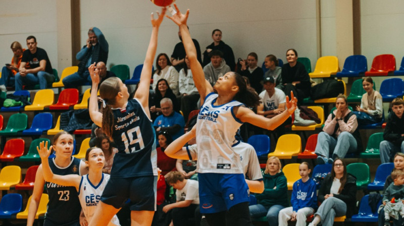 Elīza Omula un Marija Dzihora 2025. gada 18. maijā. Foto: Ritvars Stankevičs