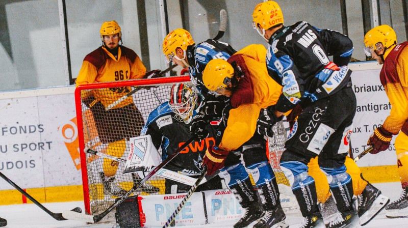 Mirklis no Ženēvas "Servette" un Brēmerhāfenes "Fischtown Pinguins" spēles. Foto: Genève-Servette HC
