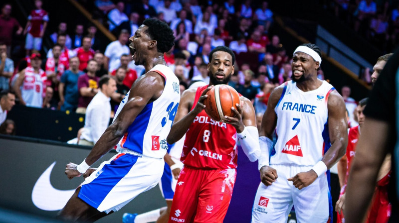 Džeilens Hords (Nr. 34), Džordans Loids (Nr. 8) un Geršons Jabusele (Nr. 7). Foto: FIBA