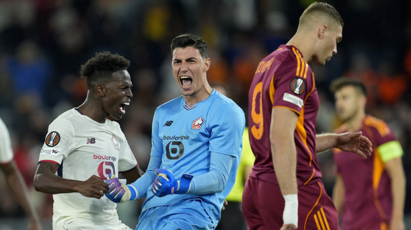 Berke Ezera emocijas pēc atvairīta soda sitiena spēlē pret "Roma". Foto: Reuters/Matteo Ciambelli/Scanpix