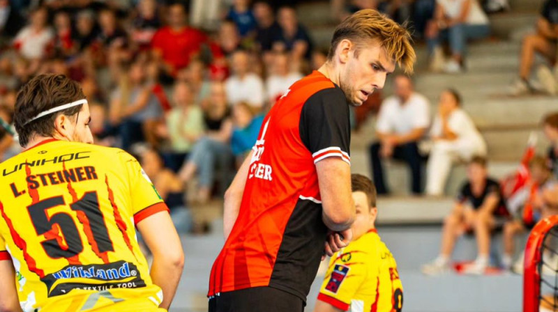 Daniels Jānis Anis (centrā), foto: UHC Uster