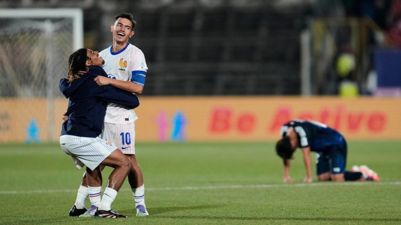Francijas U20 valstsvienības futbolisti pēc panākuma U20 Pasaules kausa astotdaļdinālā. Foto: Matias Delacroix/AP/Scanpix