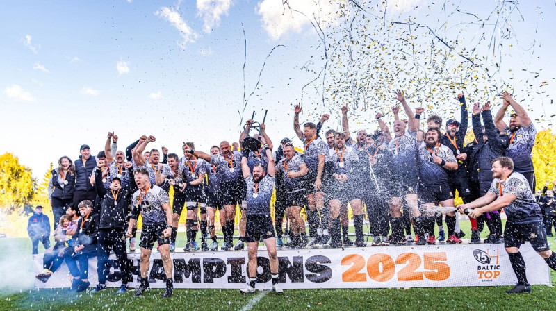 Upesciema "Livonia" regbisti pēc triumfa Baltijas meistarsacīkstēs. Foto: Regbija klubs "Livonia"