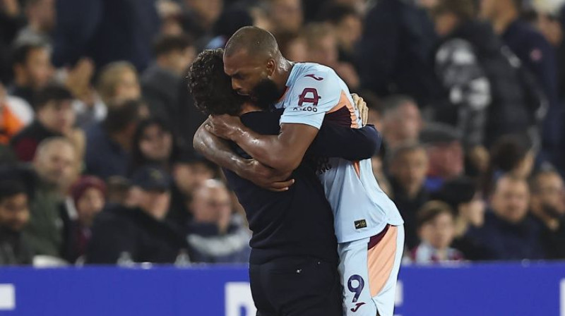 Igors Tjagu vārtu guvumu svinēja kopā ar galveno treneri. Foto: imago/Every Second Media/Scanpix