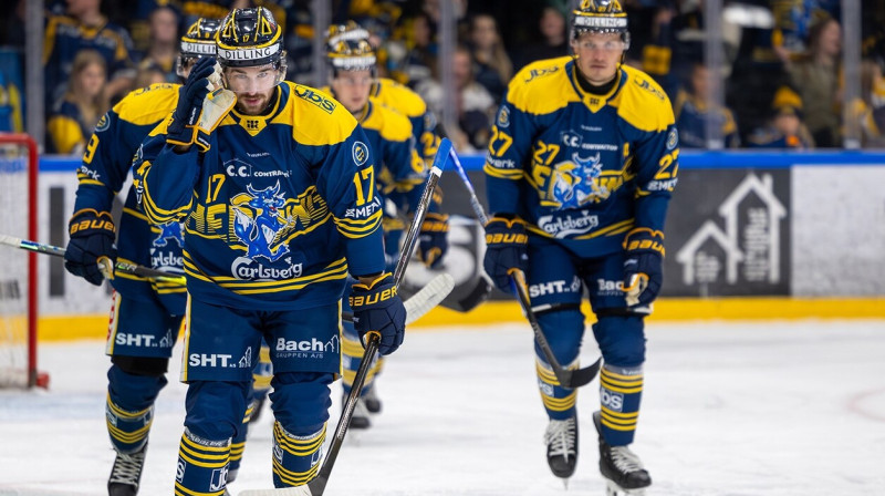 Herningas "Blue Fox" hokejisti, tostarp Oskars Cibuļskis. Foto: Herning Blue Fox