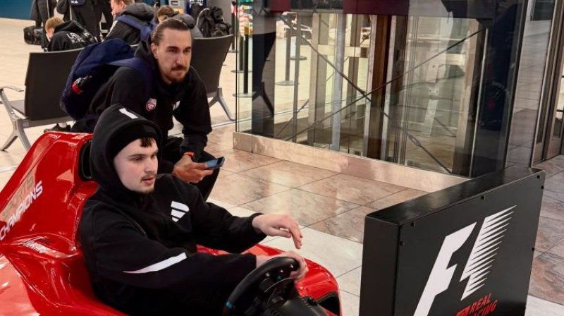 Vārtsargi Igors Labuts un Rainers Mūrnieks. Foto: Latvijas Telpu futbols