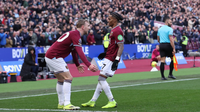 Džerods Bouens (pa kreisi) un Krisensio Samervils. Foto: ZUMAPRESS/Scanpix