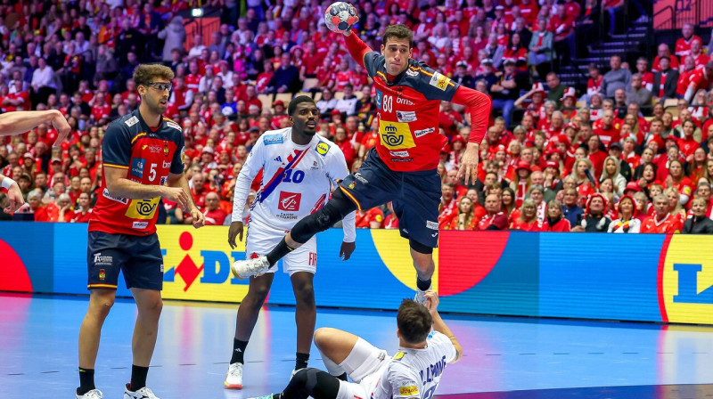 Spānijas uzbrukums cīņā pret Francijas valstsvienību. Foto: Maximilian Koch/Imago Images/Scanpix