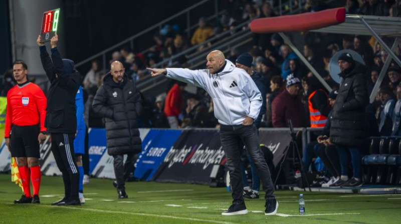 Viktors Morozs un Adriāns Guļa. Foto: Riga FC