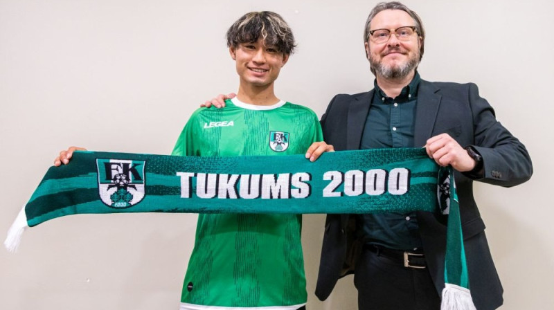 Jošins Koki (pa kreisi) Foto: Tukums 2000