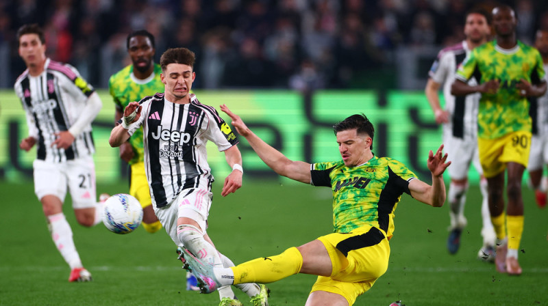 "Juventus" uzbrucējs Fransisko Konseisau spēlē pret "Sassuolo". Foto: REUTERS/Guglielmo Mangiapane/Scanpix