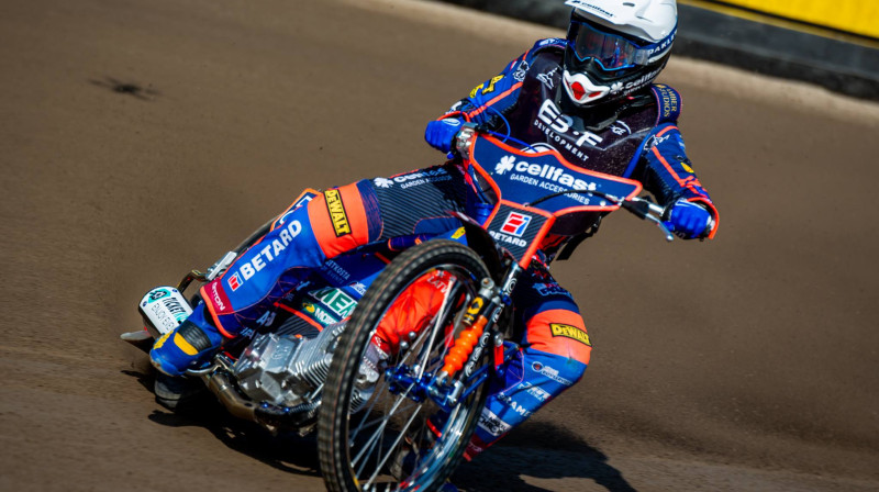 Andžejs Ļebedevs sekmīgi sāka jauno sezonu.