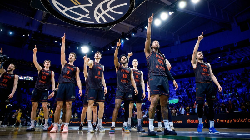 Viļņas "Rytas" basketbolisti pēc tikšanas FIBA Čempionu līgas finālā. Foto: FIBA