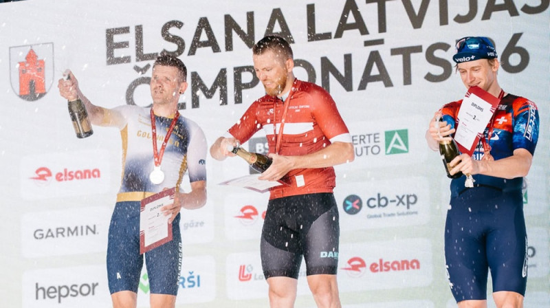Jānis Rubiks (vidū). Foto: LRF.