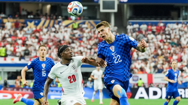 Luka Vuškovičs pret Noni Madueki. Foto: ZUMAPRESS/Scanpix