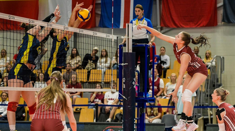 Mirklis Latvijas un Spānijas U18 valstsvienību cīņā Rīgā. Foto: CEV