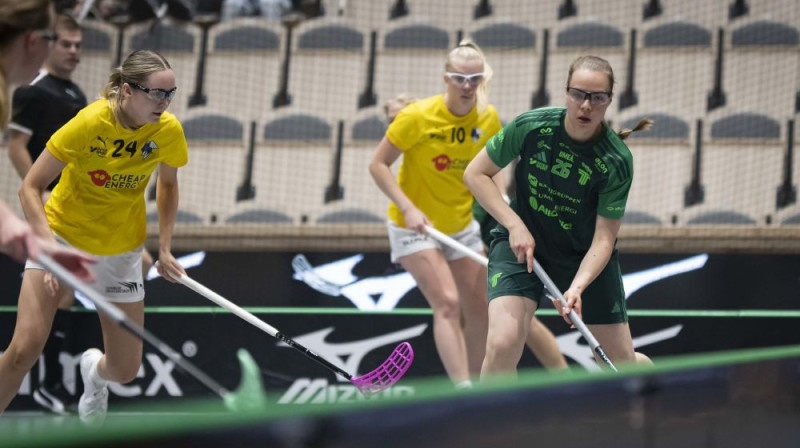 Suvi Hamalainena (#26) atzīmējās ar diviem vārtu guvumiem, foto: Tomas Brandt Wangel, IFF