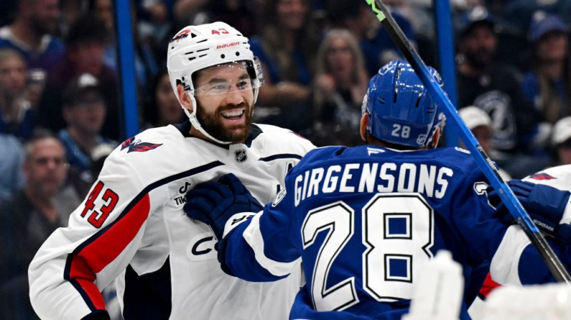 Toms Vilsons un Zemgus Girgensons. Foto. AP.Scanpix
