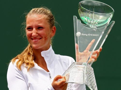 Azarenka triumfē Maiami turnīrā