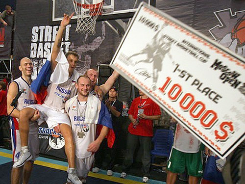 "Streetbasket" "Pro" grupā balvā brauciens uz "Moscow Open"