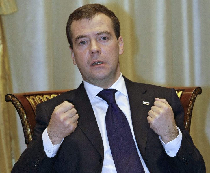Medvedevs: "Sporta amatpersonām jāatkāpjas"