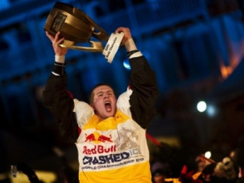 Nīfnekers – "Red Bull Crashed Ice" čempions
