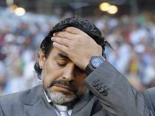 Maradona: "Lēmuma pieņemšanā konsultēšos ar spēlētājiem un ģimeni"
