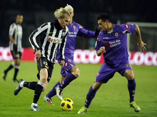 ''Juventus'' dominē, bet izspiež tikai neizšķirtu pret ''Fiorentina''