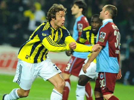 ''Fenerbahce'' pārtrauc līderes iespaidīgo sēriju, čempione vēlreiz sakauj ''Galatasaray''