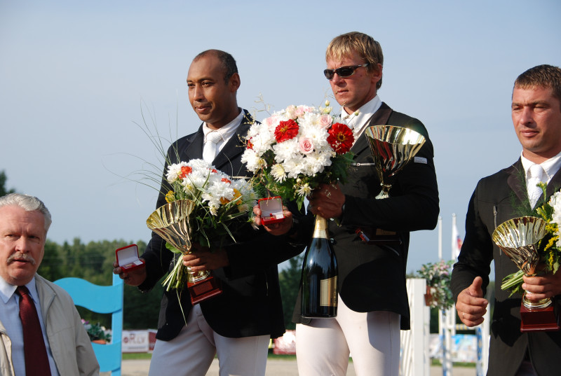 Andis Vārna ar Pokeru izcīna negaidītu uzvaru jāšanas sacensībās "Baltic Riders Tour 2011"