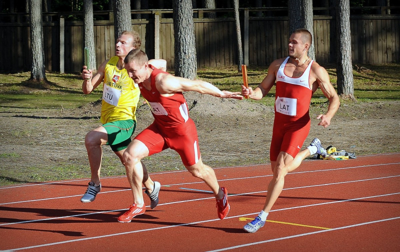 Vīriešu 4x100m stafetes komanda kvalificējas EČ