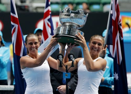 "Australian Open" sieviešu dubultspēlēs triumfē Erani un Vinči