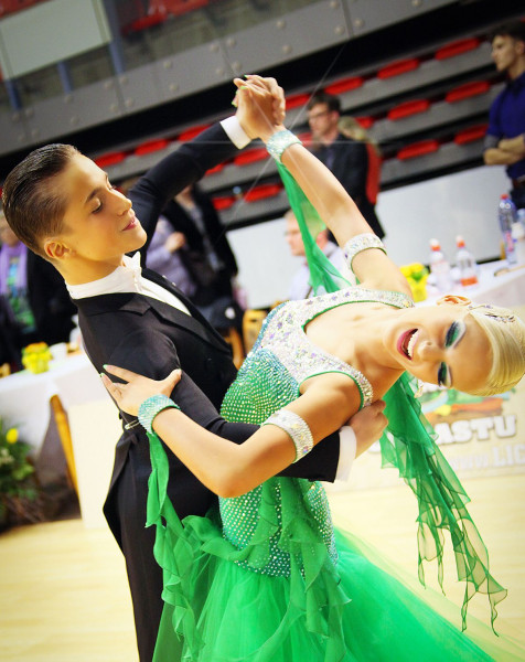 Latvijas jauniešu pāris iepriecina ar pusfinālu Eiropas čempionātā 10 dejās