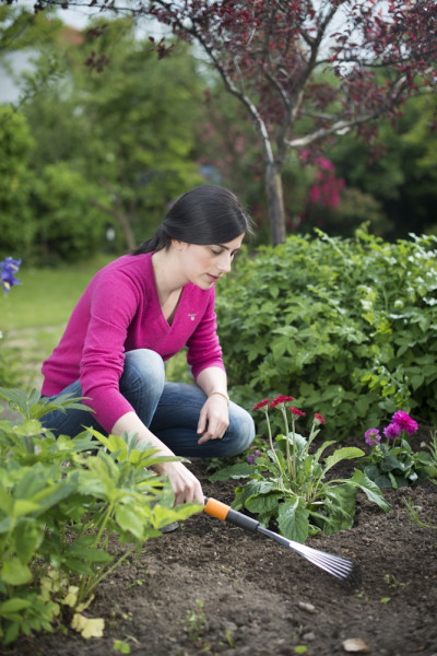 Kā kopt un glabāt savus dārza darba rīkus
