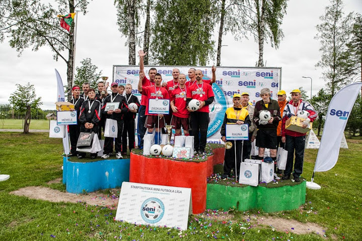 Futbola turnīrā cilvēkiem ar īpašām vajadzībām "Seni Cup" kausu izcīna komanda "Ziedkalne"