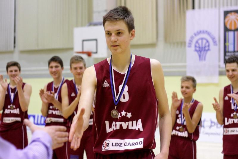 Latvijas U16 izlase zaudē horvātiem un spēlēs par 11. vietu