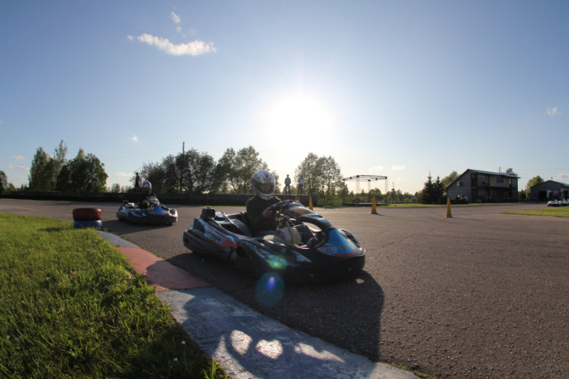 Openkart sacensībās Jelgavā pirmos deviņus braucējus šķir tikai 2.6 sekundes