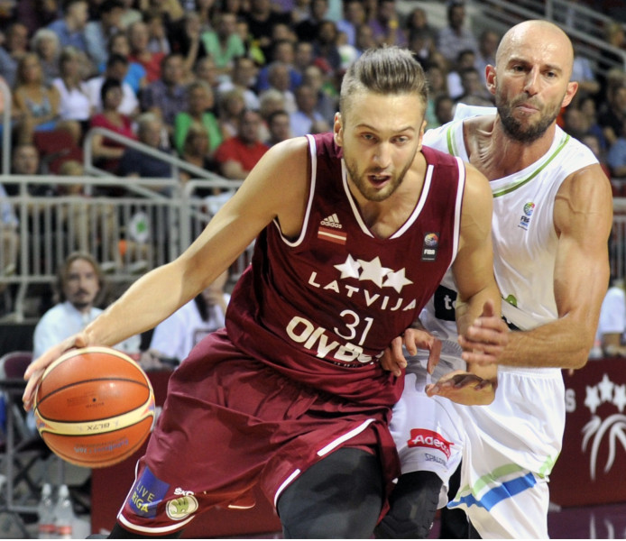 Basketbola valstsvienība: treniņos ierindā visi piecpadsmit kandidāti