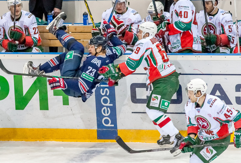 Magņitogorskas "Metallurg" hokejists Timkins uzstāda jaunu KHL antirekordu