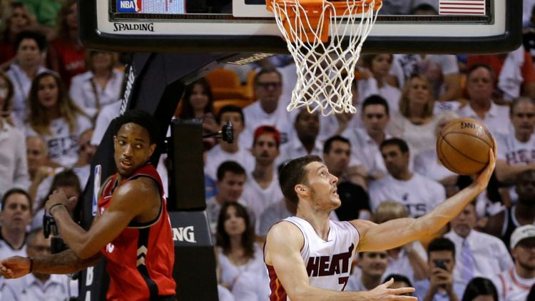 "Heat" panāk septīto spēli sērijā pret "Raptors"