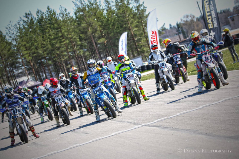 Supermoto turpina sezonu – Latvijā noslēgsies Baltijas čempionāta cīņas