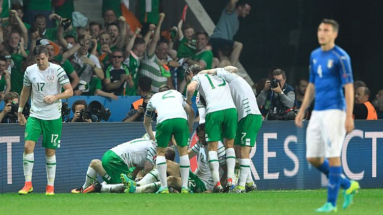 Īrija izcīna uzvaru pret Itāliju un iekļūst 1/8 finālā