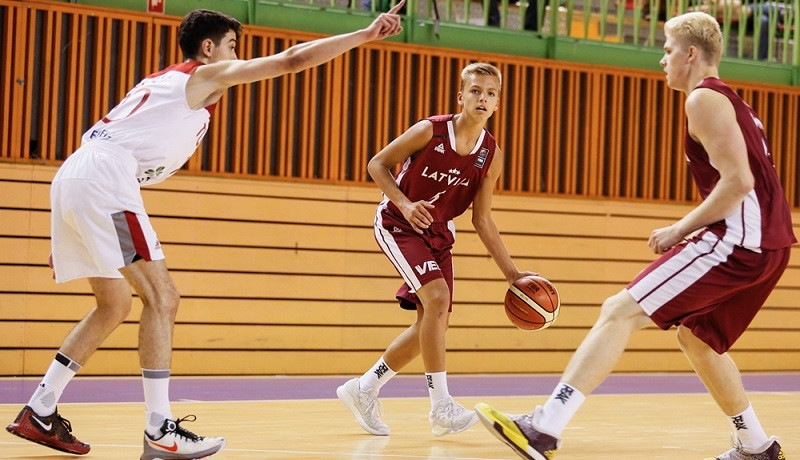 U16 basketbolisti pagarinājumā ar -1 zaudē Serbijai