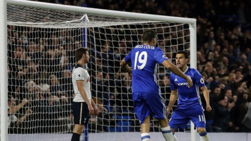 "Chelsea" turpina uzvaru sēriju un sagādā "Tottenham" pirmo zaudējumu